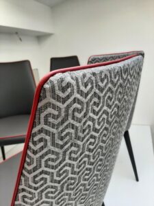Un simili cuir défectueux avant – après