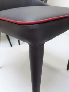Un simili cuir défectueux avant – après